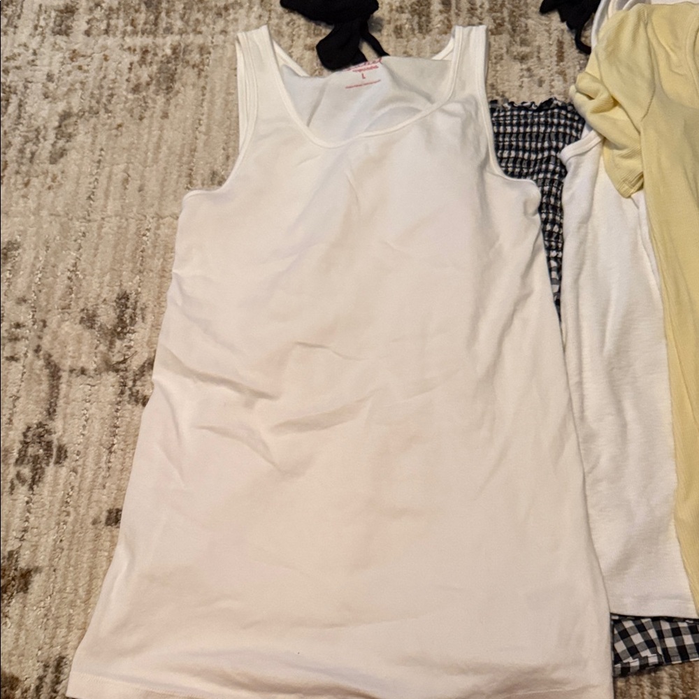 Women's Assorted Color Tops Set - Picture 4 of 7